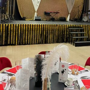 banquet table scène